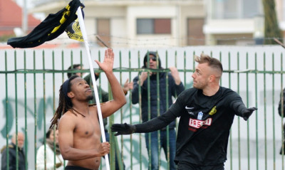 Έκρηξη οπαδών της ΑΣΑ: «Κούγια είσαι λίγος σαν άνθρωπος»