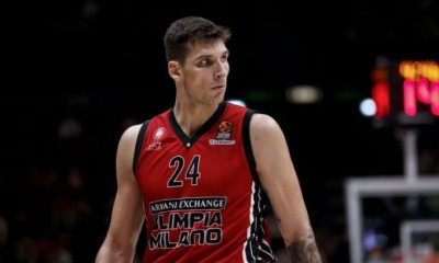 Μήτογλου: «Βρήκα έμπνευση στα βιβλία του Πο Γκασόλ και του Κόμπι Μπράιαντ»