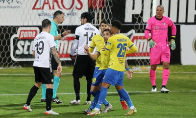 Super League: «Βόμβα» στα πλέι άουτ - Ομάδα κινδυνεύει με υποβιβασμό