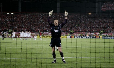 Λίβερπουλ: Τα γενέθλια του Ντούντεκ και το αφιέρωμα της UEFA στον ήρωα της Πόλης (photos+video)