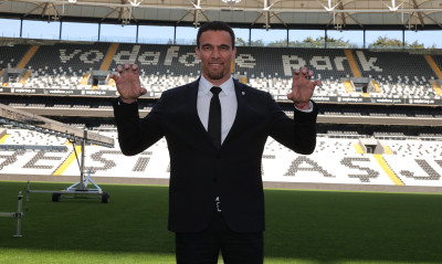 Το «τιμόνι» της Μπεσίκτας στον Ίσμαελ - «Θα δουλέψω με την καρδιά μου για την ομάδα» (vid+pics)