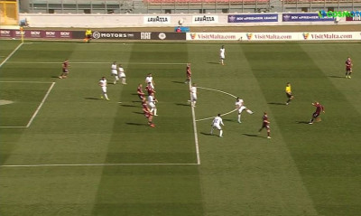 Κι όμως μέτρησε - Παίκτης που είναι πάρα πολλά μέτρα οφσάιντ σκόραρε (videos)