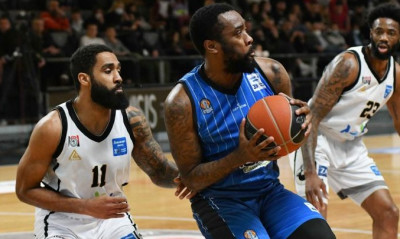 Ηρακλής: Πρόβλημα στο ισχίο για τον Ρότεν (video)