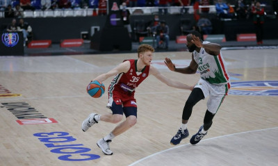 Λοκομοτίβ-Ούνικς 101-94: Ο ΜακΚόλουμ υπέγραψε στην παράταση το ντέρμπι της VTB League