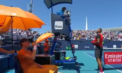 Κύργιος: Του «γύρισε» το μάτι - Επίθεση στον διαιτητή, διέλυσε τη ρακέτα του (video)