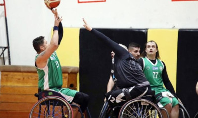 Οπαδοί την έπεσαν σε αθλητή ΑΜΕΑ γιατί φορούσε μπλούζα Παναθηναϊκού - Τον ανάγκασαν να τη βγάλει