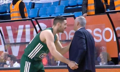 ΑΕΚ-Παναθηναϊκός ΟΠΑΠ: Η παρεξήγηση του Παπαπέτρου με τον πάγκο των γηπεδούχων (video)