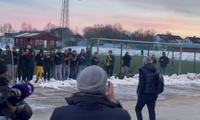 Απίστευτο περιστατικό με Μουρίνιο - «Έφαγε» χιονόμπαλες από οπαδούς της Μπόντο-Γκλιμτ (video)