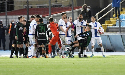 ΠΑΣ Γιάννινα-Παναθηναϊκός: Οργή «τριφυλλιού» και Χουάνκαρ - Τράβηξε το χέρι του διαιτητή! (vid+pics)