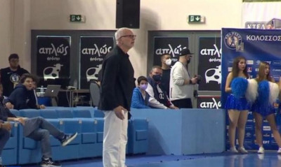 Κολοσσός Ρόδου-Προμηθέας: Αποβλήθηκε φίλαθλος από τους διαιτητές (video)