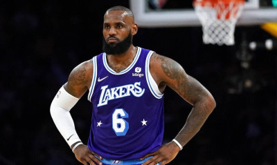 ΛεΜπρόν Τζέιμς: Έδειξε παραμονή στους Λέικερς - «Να ξαναφτιάξουμε μια ομάδα που θα κερδίζει»