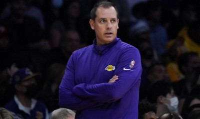 Tέλος και επίσημα ο Βόγκελ από τους Λέικερς