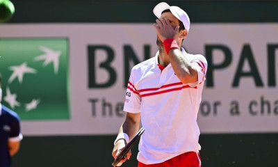 «Ναυάγιο» Τζόκοβιτς στην επιστροφή του - Ήττα στη ματσάρα με Φοκίνα στο Μόντε Κάρλο (videos)