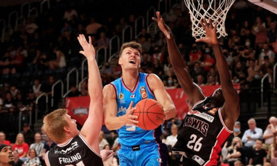 Μπασκόνια: Συζητάει με τον Γουέτσελ