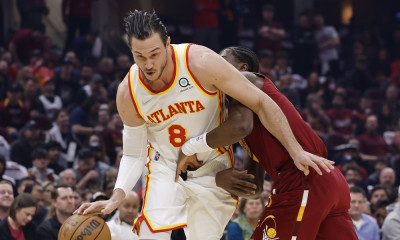 NBA: Μπήκαν στα play offs Χοκς και Πέλικανς (videos)