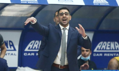 Βαρβούνης: «Αφιερώνουμε τη νίκη στον κόουτς, πρέπει να έσπασε το σπίτι του»!