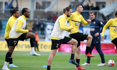 ΠΑΣ Γιάννινα-ΑΕΚ: Με ειδικό γυαλί ο Καρίμ στον πάγκο