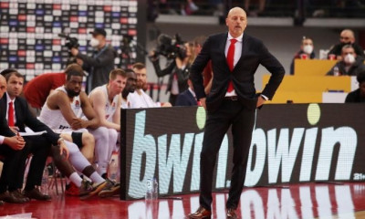 Ομπράντοβιτς: «Παίξαμε μονοδιάστατα, να ελέγξουμε το συναίσθημα»