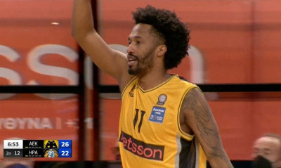 ΑΕΚ-Ηρακλής: Η μεγάλη στιγμή του Ανγκόλα - Επέστρεψε στα παρκέ μετά από 110 ημέρες (video)