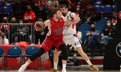 Αρμάνι Μιλάνο: Πλήγμα με Μέλι - Χάνει τα πλέι οφ