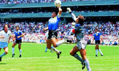 Ντιέγκο Μαραντόνα: Απίστευτο ρεκόρ ιστορικής φανέλας – 4 εκ. λίρες η πρώτη προσφορά! (Photos)