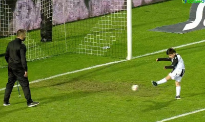 ΠΑΟΚ-Ολυμπιακός: Συγκινητικές στιγμές στην Τούμπα -  Σκόραρε ο μικρός Λέανδρος και αποθεώθηκε