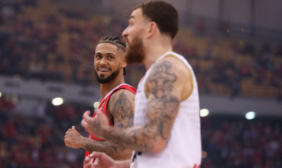 Μάικ Τζέιμς: «Πήραμε μερικά κομβικά σουτ και τα βάλαμε»