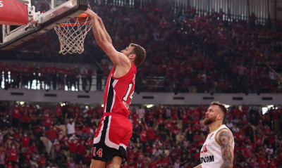 Ολυμπιακός-Μονακό: Μπήκε φουριόζος ο Βεζένκοφ (video)