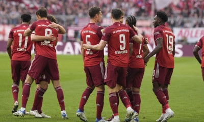 Bundesliga: Αφεντικό στο ντέρμπι και στη Γερμανία η Μπάγερν - 32 πρωταθλήματα, 10 σερί! (vids+pics)