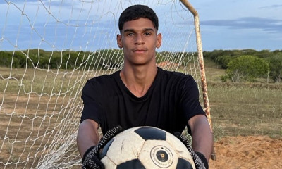 Λούβα ντε Πεδρέιρο: Φαινόμενο των social media - Influencer με μια μπάλα στο χώμα και τρύπια γάντια