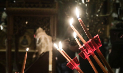 Απίθανο σκηνικό: Με τα βεγγαλικά της Ανάστασης έκαναν ζημιά σε γήπεδο!