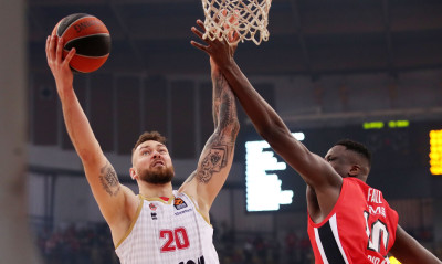 Μονακό-Ολυμπιακός: Το εξαιρετικό κάρφωμα του Φαλ (video)