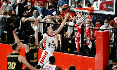 Πρώτα η άμυνα, μετά η εμπειρία και στο τέλος ο Σλούκας!