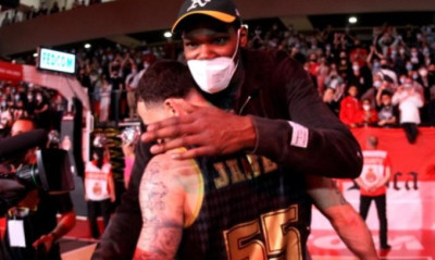 Μονακό-Ολυμπιακός: Οι έξαλλοι πανηγυρισμοί του Ντουράντ και η αγκαλιά με τον Τζέιμς (video)