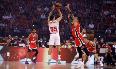 Ολυμπιακός-Μονακό: Συνεχάρη τους «ερυθρόλευκους» ο Μάικ Τζέιμς