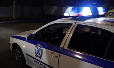 Χούλιγκαν μπούκαραν σε αγώνα 8Χ8 στο Ρέντη για ένα πανό - Στο νοσοκομείο προπονητής