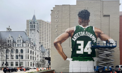 Γιάννης Αντετοκούνμπο: Ολοκληρώνεται το απίστευτο γκράφιτι στο Μιλγουόκι (videos+photos)