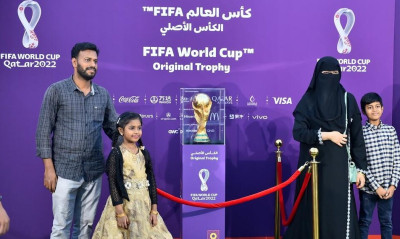 Μουντιάλ 2022: Το τρόπαιο σε δημόσια θέα - Χιλιάδες εργάτες σχημάτισαν ουρές για να το δουν