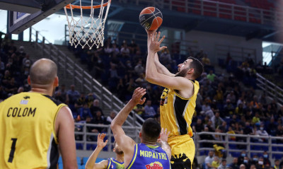 ΑΕΚ-Περιστέρι 78-72: Πήρε το ντέρμπι και κλείδωσε την τετράδα