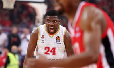 Oυατάρα: «Ο Μάικ Τζέιμς μας καθοδηγούσε κατά τη διάρκεια της σειράς, ήταν ο ηγέτης μας»