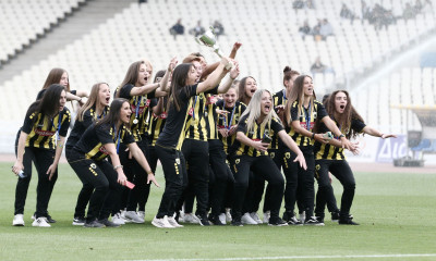 ΑΕΚ-Παναθηναϊκός: Καυτό το ΟΑΚΑ για το ντέρμπι - Αποθεώθηκε η γυναικεία ομάδα (photos)