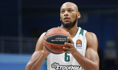 Ολυμπιακός για Άντριαν Πέιν: «Η σκέψη και οι προσευχές μας στην οικογένειά του...»