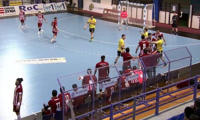 Χάντμπολ: Η στιγμή της έντασης στο Ολυμπιακός-ΑΕΚ (photos+video)