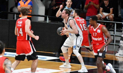 Μπόγρης: «"Πανηγυράκι" το ελληνικό πρωτάθλημα» (video)