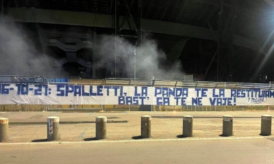 Πανό-έπος των οπαδών της Νάπολι για να φύγει ο Σπαλέτι!