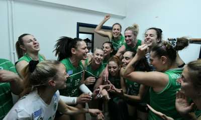 Παναθηναϊκός: Στο ΟΑΚΑ η απονομή για τις Πρωταθλήτριες - Έτσι πανηγύρισαν μέσα στο Ρέντη (vid)