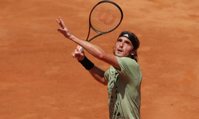 Στέφανος Τσιτσιπάς: Με άγριες διαθέσεις και ανατροπή στους «8» της Ρώμης (videos)