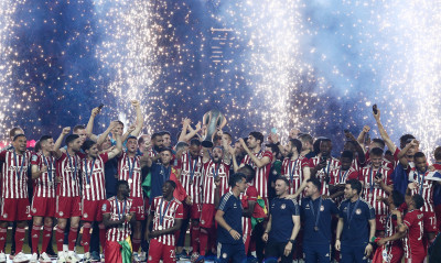 Ολυμπιακός: Η στιγμή της απονομής - Έτσι σήκωσε το 47ο πρωτάθλημα (videos+photos)