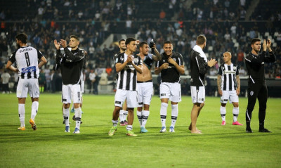 ΠΑΟΚ-Παναθηναϊκός: Ζητούσαν το Κύπελλο στην Τούμπα οι οπαδοί - Υπόκλιση από τους παίκτες (pics)