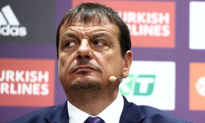 Αταμάν σε Έλληνες δημοσιογράφους: «Ακούστε το καλά, εμείς θα το σηκώσουμε»